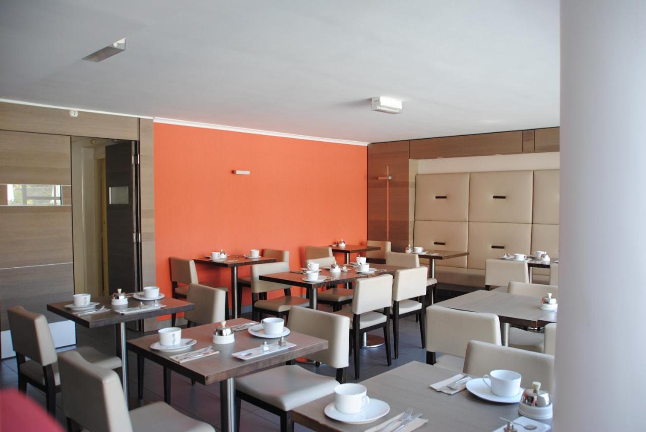 Le Churchill Hotel & Spa Carnac Esterno foto