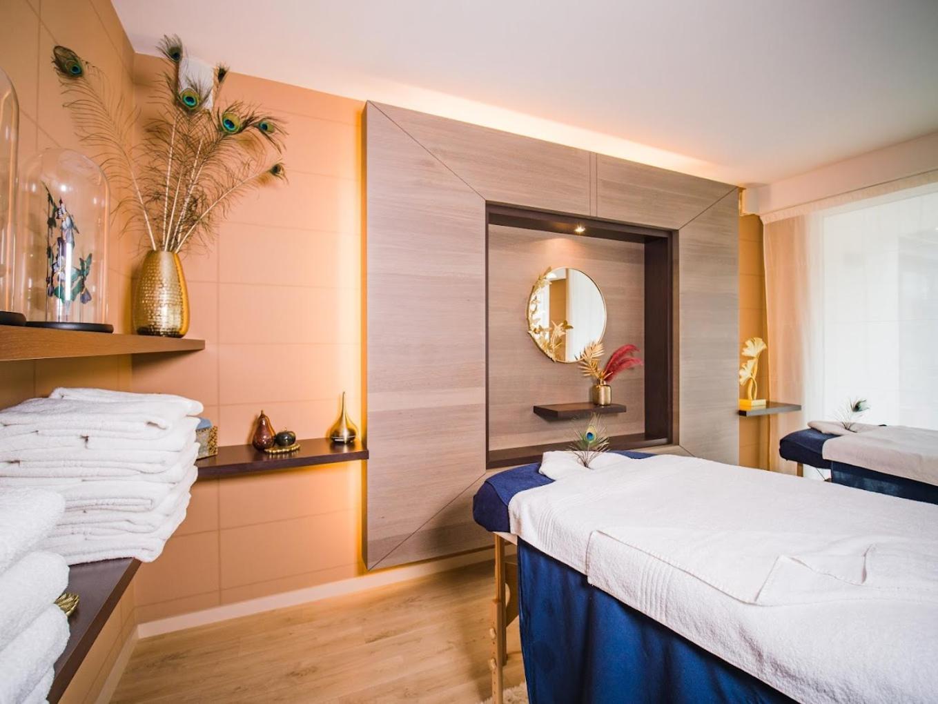 Le Churchill Hotel & Spa Carnac Esterno foto