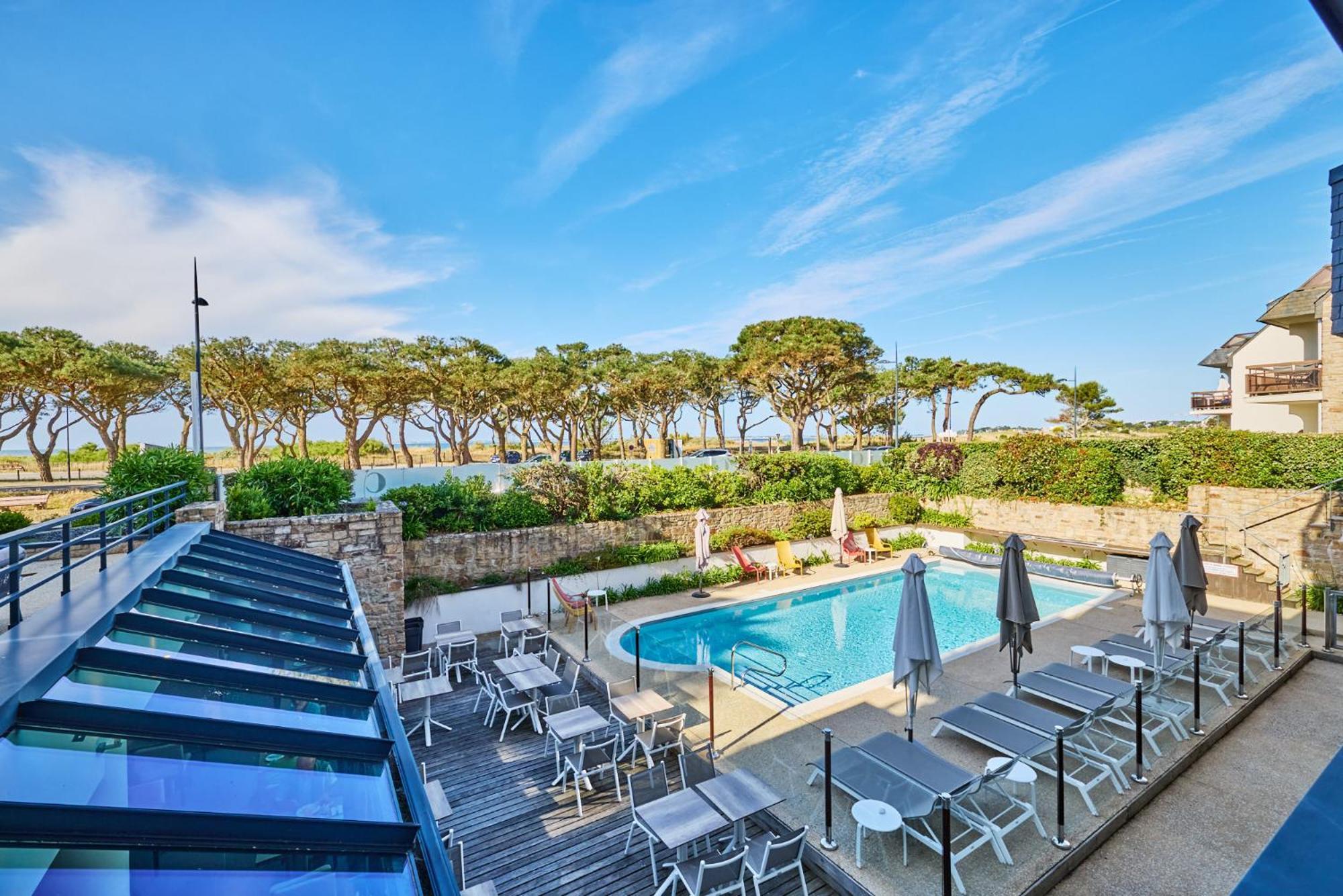 Le Churchill Hotel & Spa Carnac Esterno foto