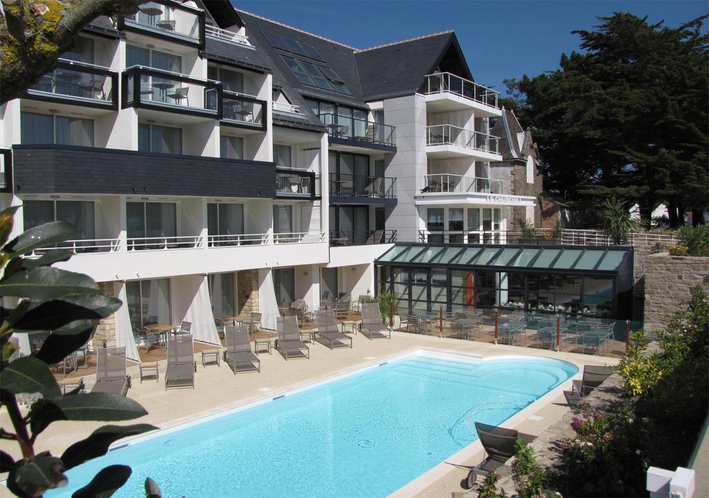 Le Churchill Hotel & Spa Carnac Esterno foto